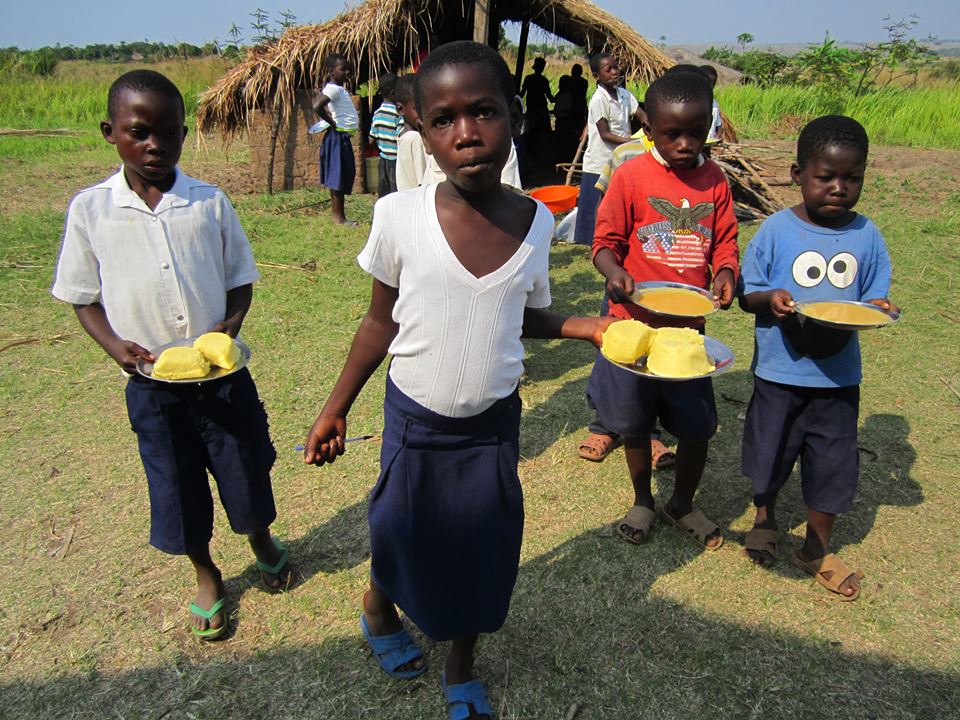 Elèves àla cantine